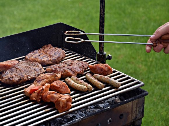 BBQ op zaterdag 12 juni 2027 in De Meet te Bentille, gemeente St.Laureins.